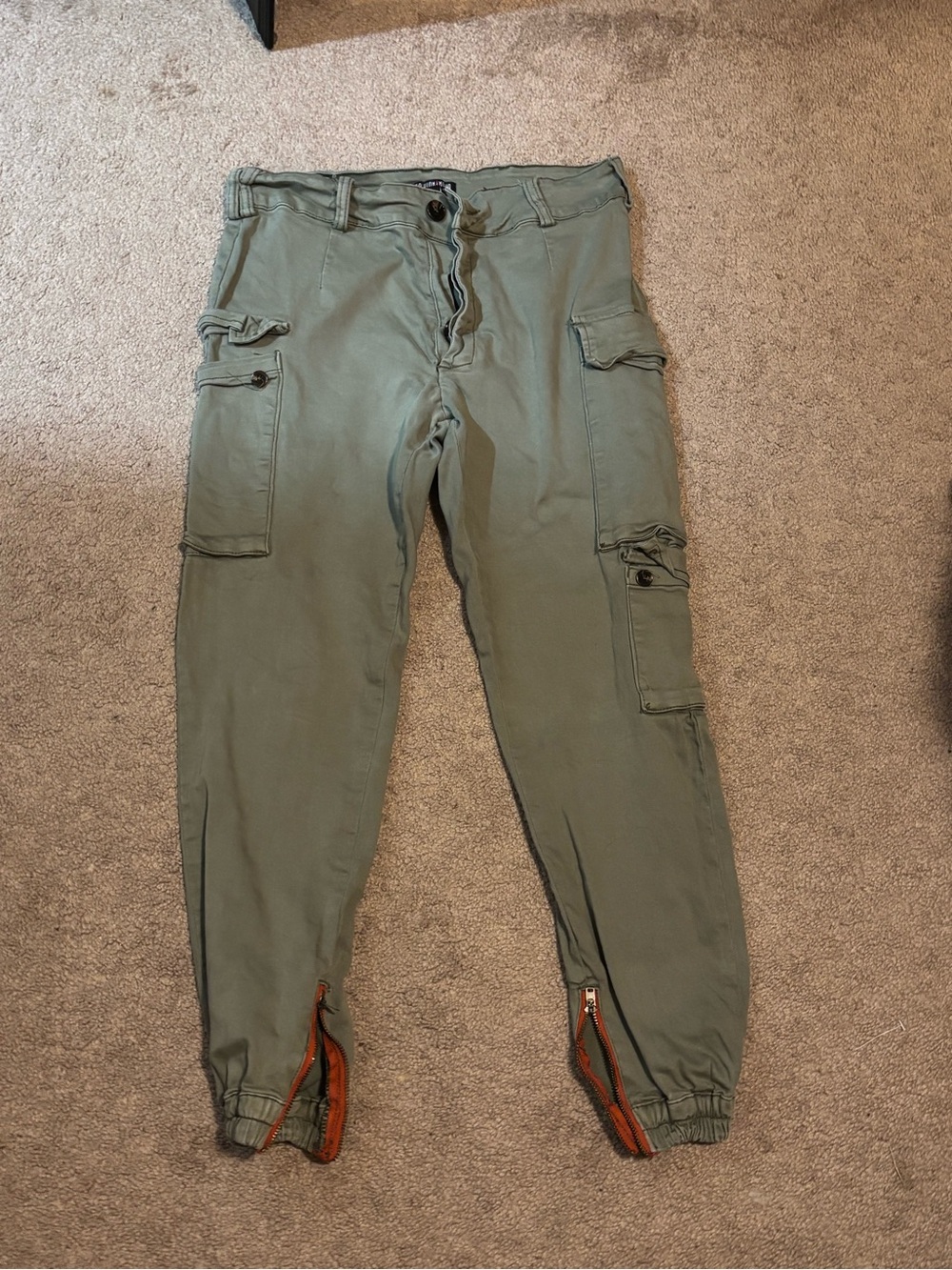 Women’s Olive Cargo Capris - Fashion Nova